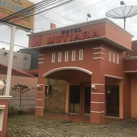 Oyo 3722 Hotel Mutiara Purwokerto Exterior photo